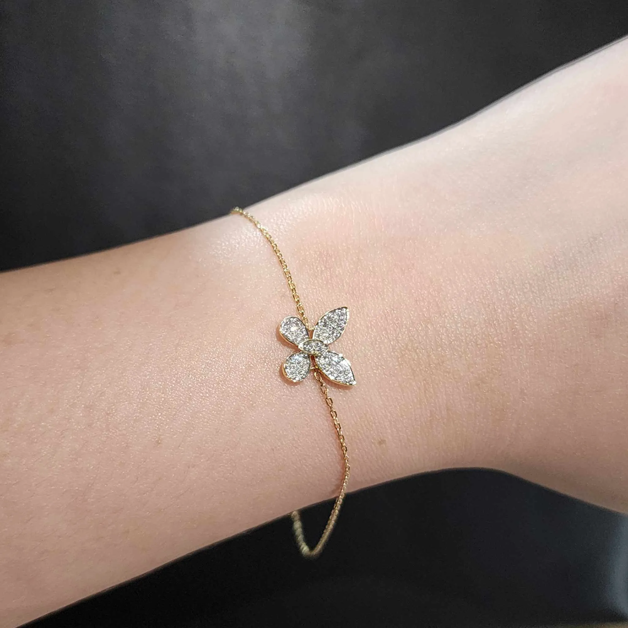 #LVNA2024 | Golden Twin Butterfly Diamond Bracelet 18kt